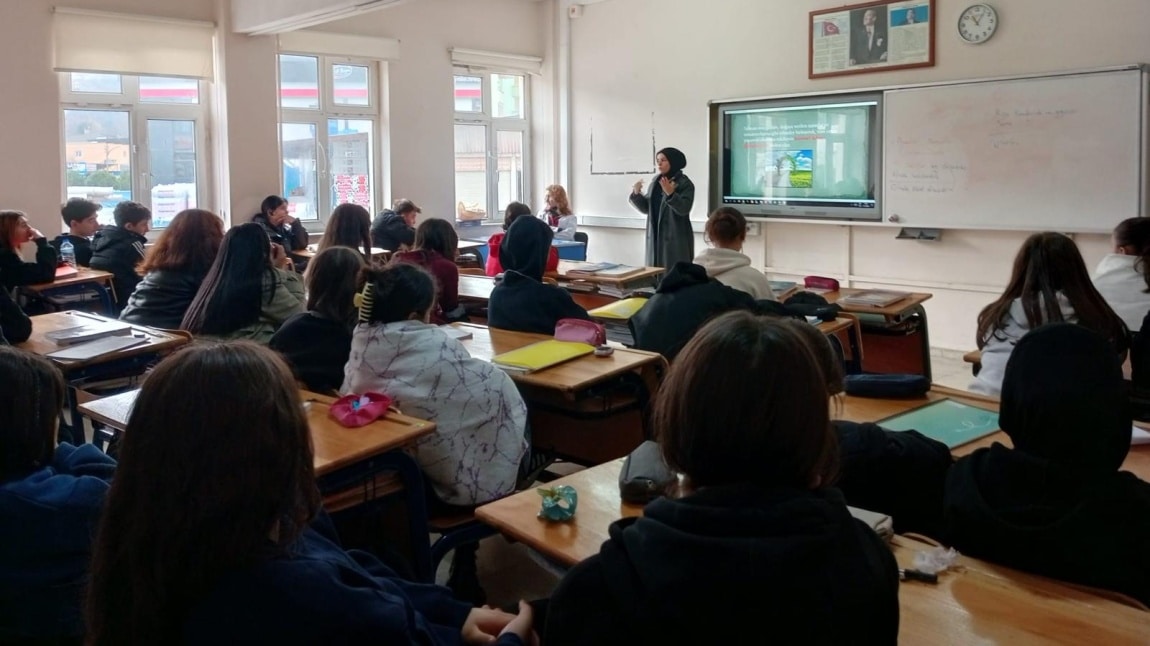 12/B SINIFI ÖĞRENCİLERİNDEN, TÜM SINIFLARA 